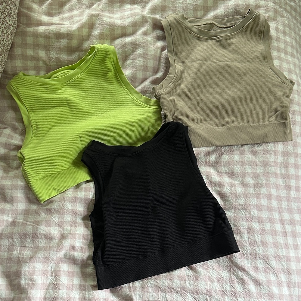 Women’s Ribbed Crop Tank Top or sports bra
